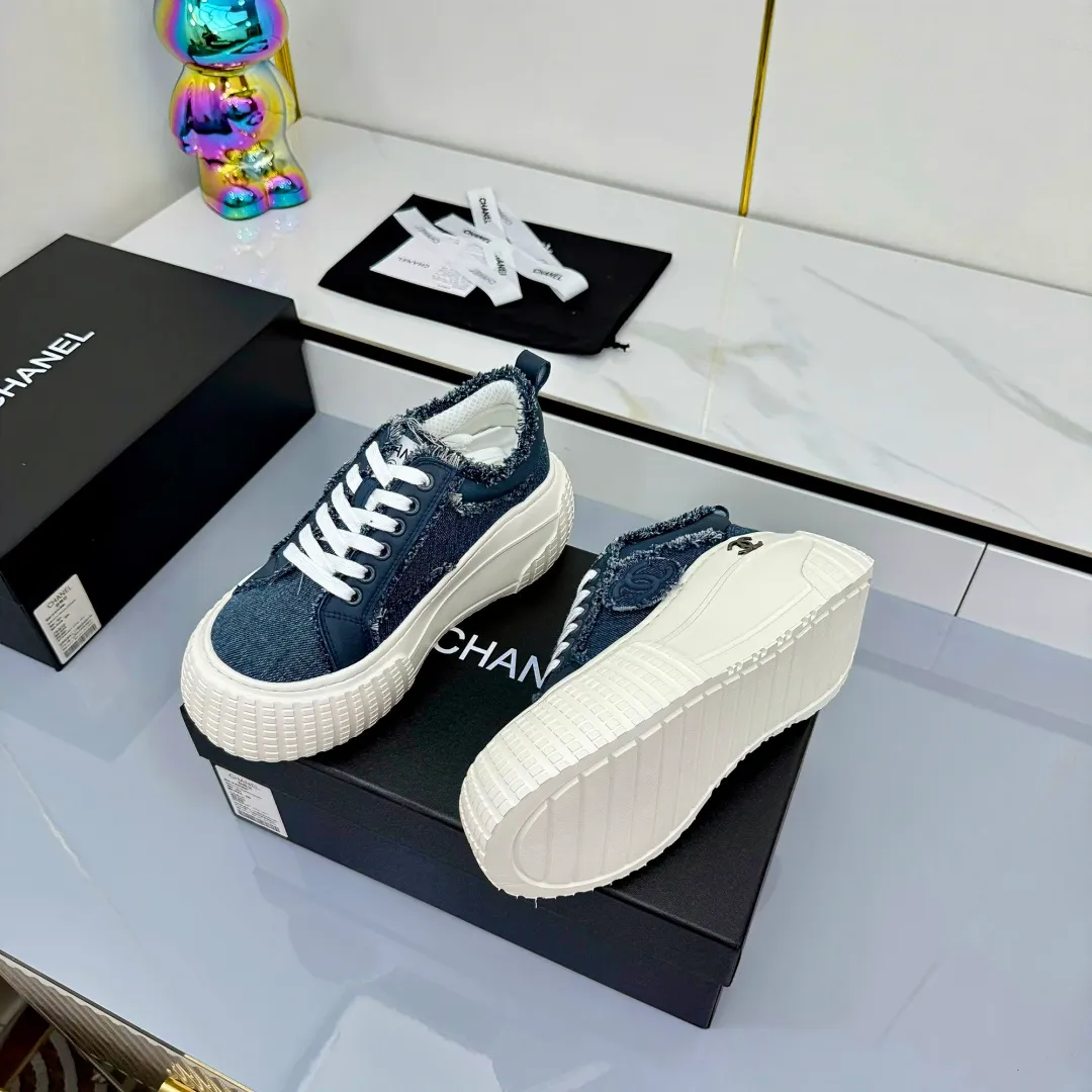👟👟Ex-factory price 640👟👟 Chanel bread shoes ~ original calfskin panda shoes Chanel 25C latest hot style panda black and white sports shoes casual sneakers Xiaoxiang hot item classic black and white panda color coco girls must pay Fabric: original custom mixed sheepskin lining: original imported breathable mesh lining outsole: Original molded rubber + TPU combination Size: Women's 35-41 Buy now👉